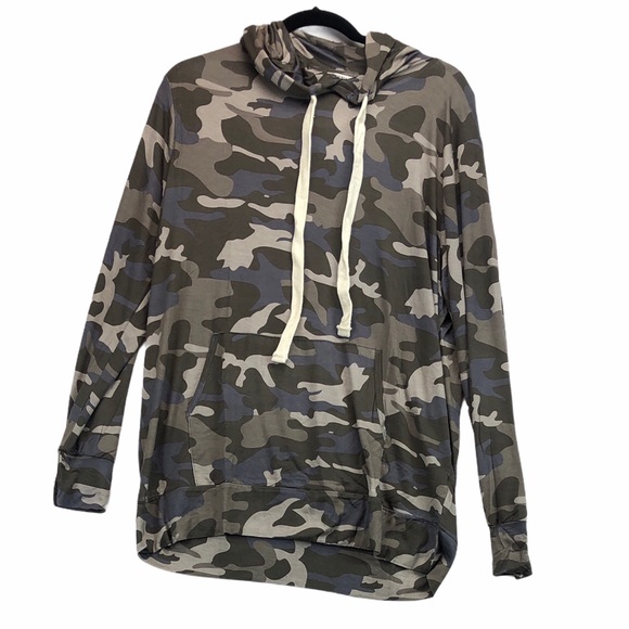 ✨Camo Cozy Hoodie with Pocket NWT - Picture 3 of 3
